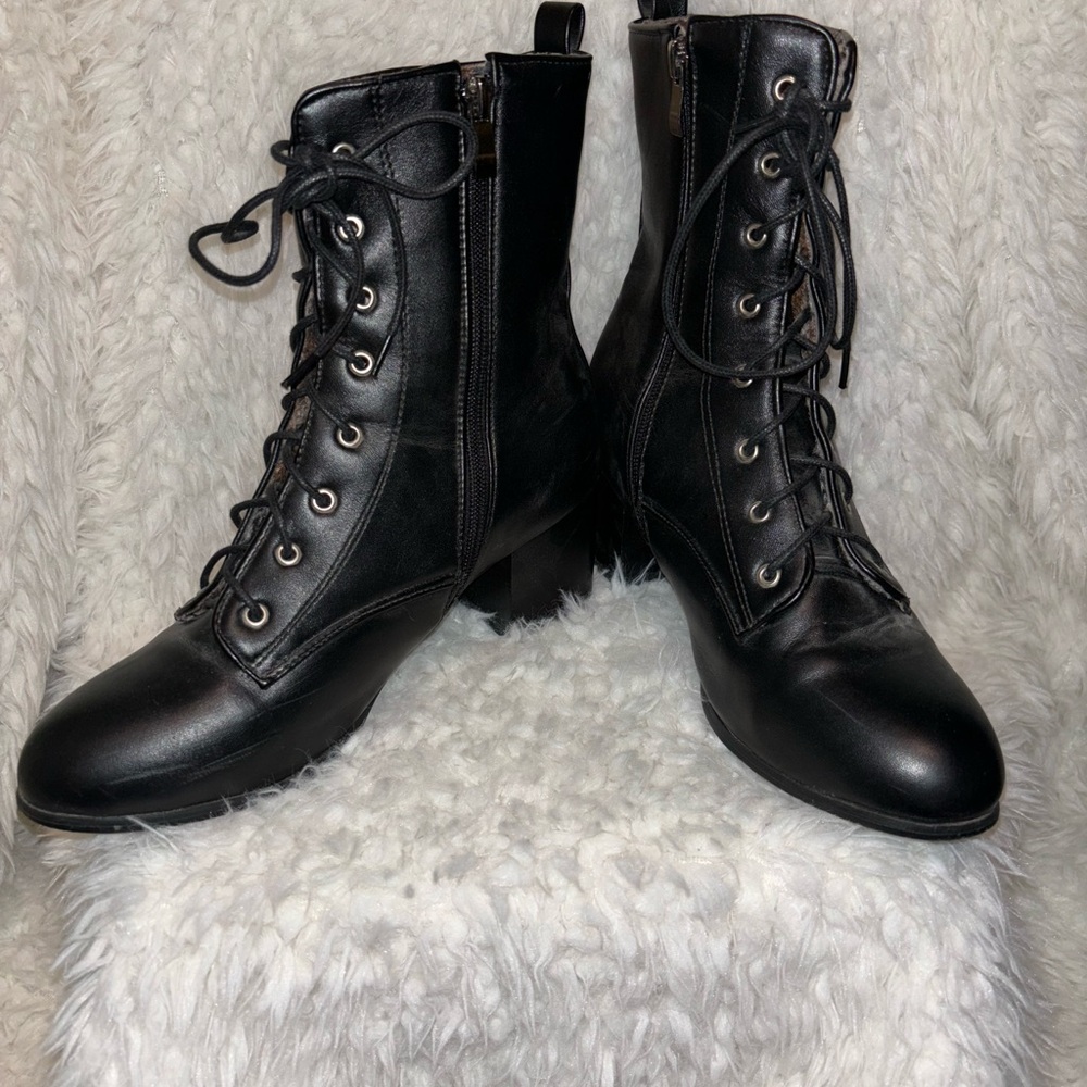 Woman’s fur lined heel boots